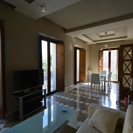 Luxury With Views To Alcazar, Cathedral And Giralda. Apartment Seville