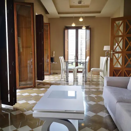 Luxury With Views To Alcazar, Cathedral And Giralda. Apartment *