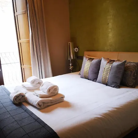 Luxury With Views To Alcazar, Cathedral And Giralda. Apartment Seville