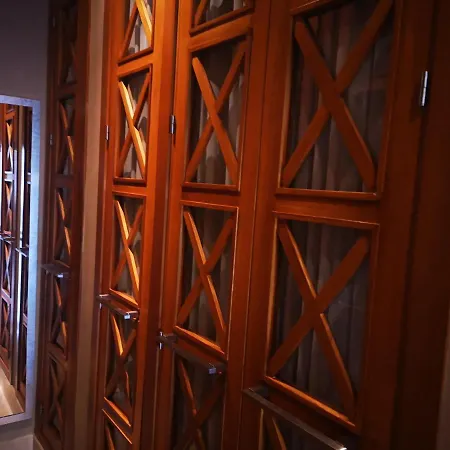 Apartment Luxury With Views To Alcazar, Cathedral And Giralda. *