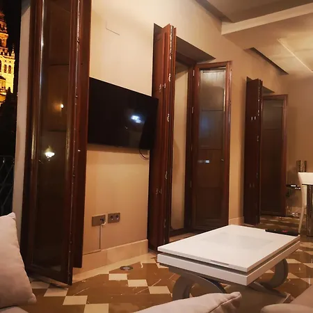 Luxury With Views To Alcazar, Cathedral And Giralda. *