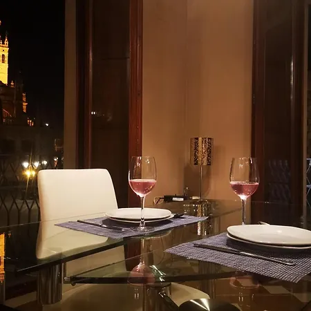 Apartment Luxury With Views To Alcazar, Cathedral And Giralda. *