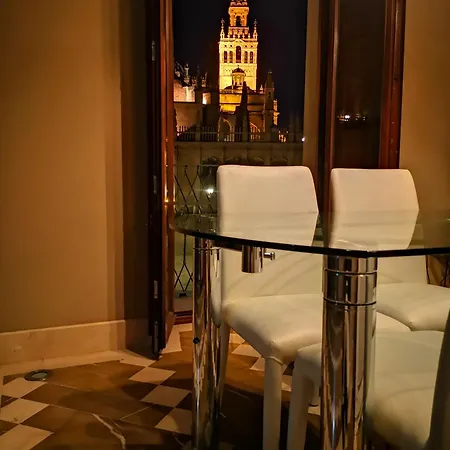 Luxury With Views To Alcazar, Cathedral And Giralda. Apartment *